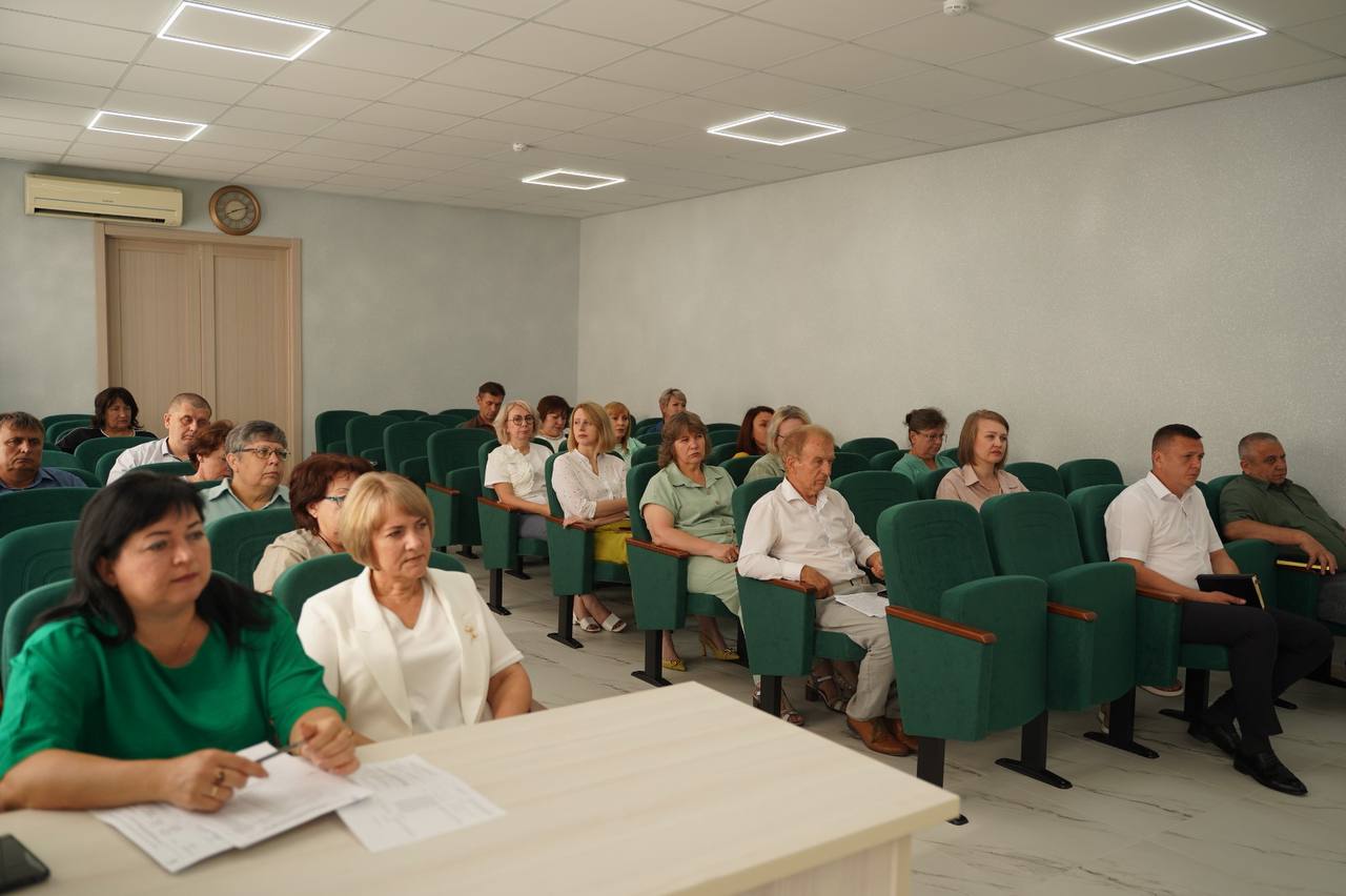 Важные вопросы вынесены на обсуждение.