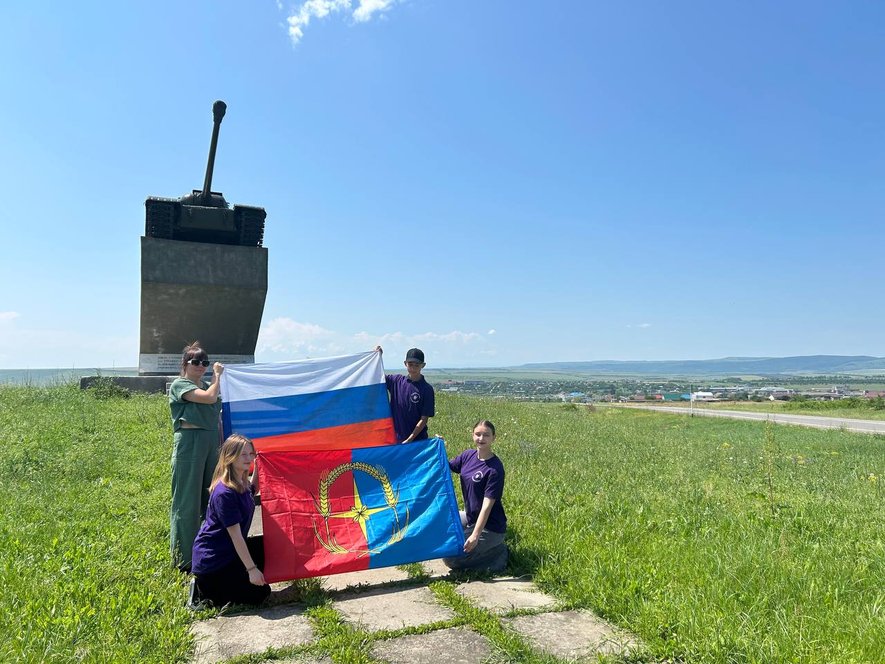 Долг каждого — любить родину, быть неподкупным и смелым,  хранить ей верность….