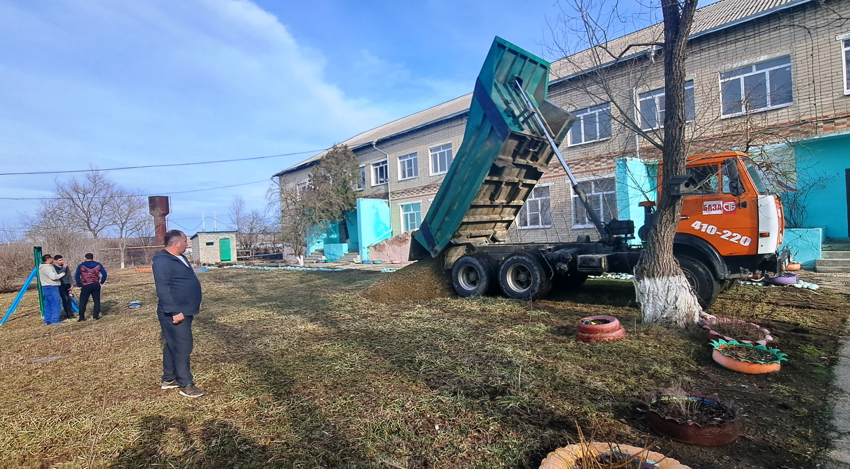 Благоустройство территории детской игровой площадки в с. Водораздел.