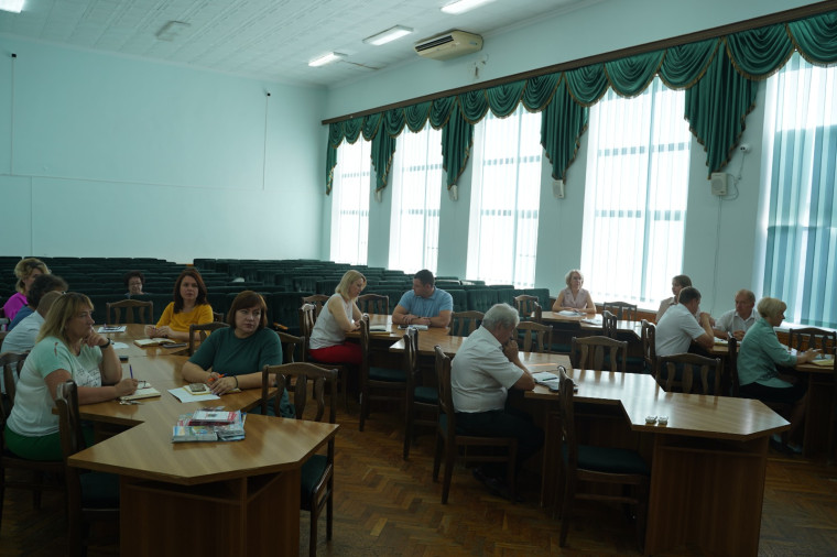 Еженедельная планерка главы округа. Еженедельная планерка главы округа.