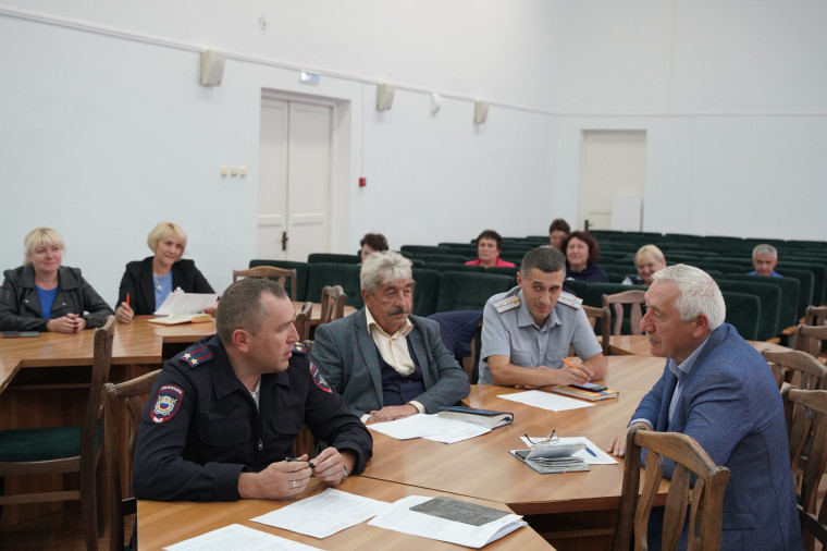 Заседание штаба народных дружин при администрации Андроповского муниципального округа Ставропольского края. Заседание штаба народных дружин при администрации Андроповского муниципального округа Ставропольского края.