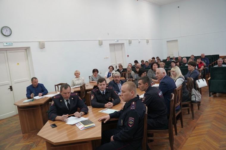 Поздравление приуроченное к 100-летию со Дня образования службы участковых уполномоченных полиции МВД России. Поздравление приуроченное к 100-летию со Дня образования службы участковых уполномоченных полиции МВД России.