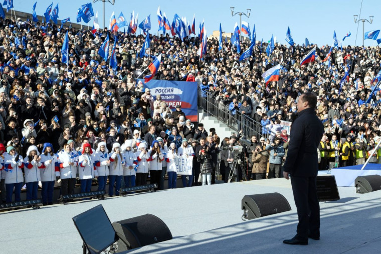 «Вместе! За Россию!»: «Единая Россия» провела по всей стране митинги-концерты. «Вместе! За Россию!»: «Единая Россия» провела по всей стране митинги-концерты.