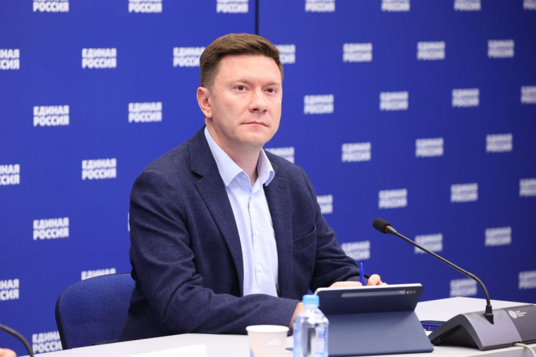 «Единая Россия» запустила в регионах мониторинг готовности многоквартирных домов к отопительному сезону. «Единая Россия» запустила в регионах мониторинг готовности многоквартирных домов к отопительному сезону.