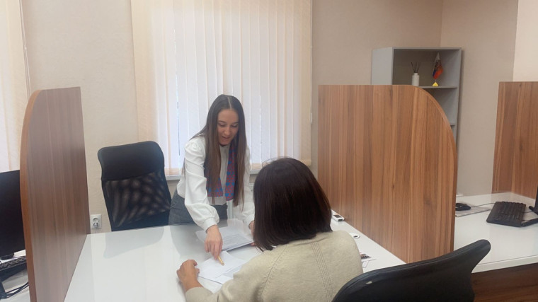 Краевой кадровый центр помогает ветеранам и участникам СВО найти работу, повысить квалификацию или получить востребованную профессию. Краевой кадровый центр помогает ветеранам и участникам СВО найти работу, повысить квалификацию или получить востребованную профессию.