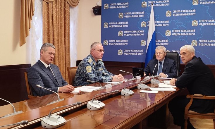 Юрий Чайка провел заседание Межведомственной комиссии по снижению уровня неформальной занятости и легализации трудовых отношений на Северном Кавказе. Юрий Чайка провел заседание Межведомственной комиссии по снижению уровня неформальной занятости и легализации трудовых отношений на Северном Кавказе.