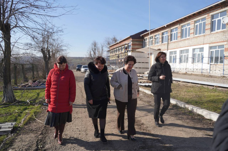 Капитальный ремонт в султанской и крымгиреевской школах продолжается. Капитальный ремонт в султанской и крымгиреевской школах продолжается.